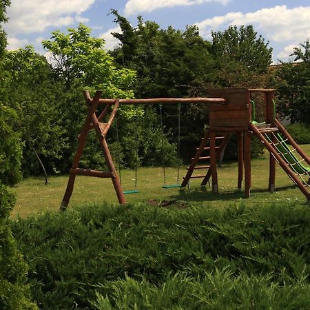 Teleki-Degenfeld Kastelyszallo Szirak Kemudahan gambar
